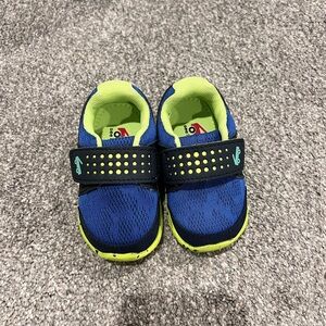 See Kai run - size 4c sneakers
